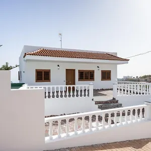 Villa Lightbooking Arali - Lujo Renovado En Tenerife, Fasnia